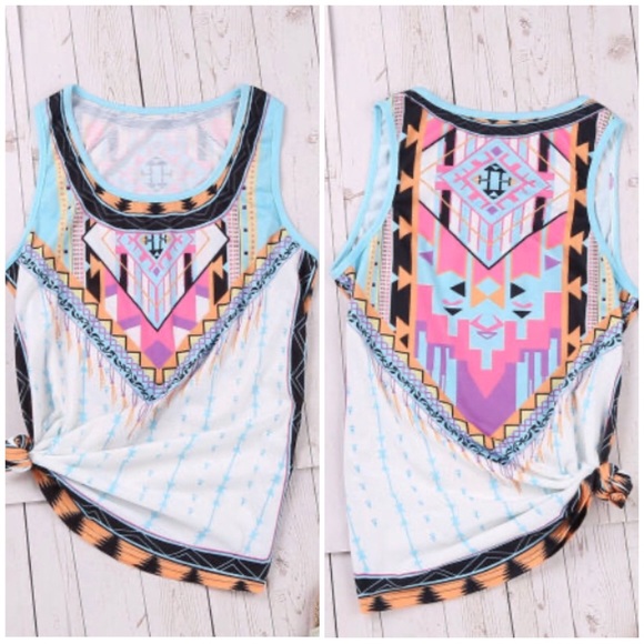 💕HP💕 1 Left • Boho White Geometric Tank Top - Picture 3 of 7